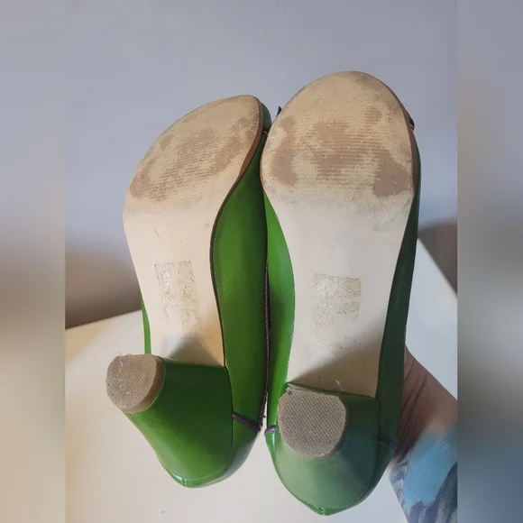 Chelsea Crew Green and Purple Heels with Scalloped Detail, GUC, Size 6.5 - Picture 10 of 10
